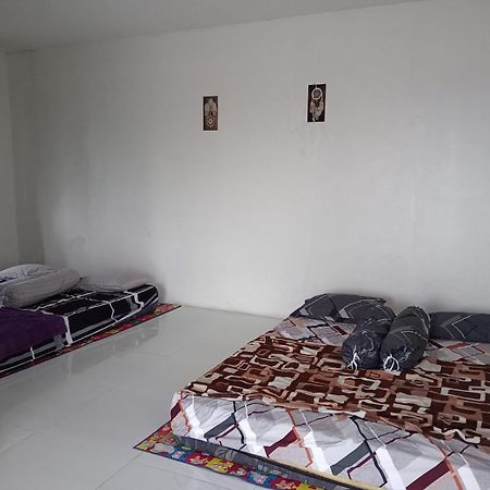 Villa Putih Cisarua Luaran gambar