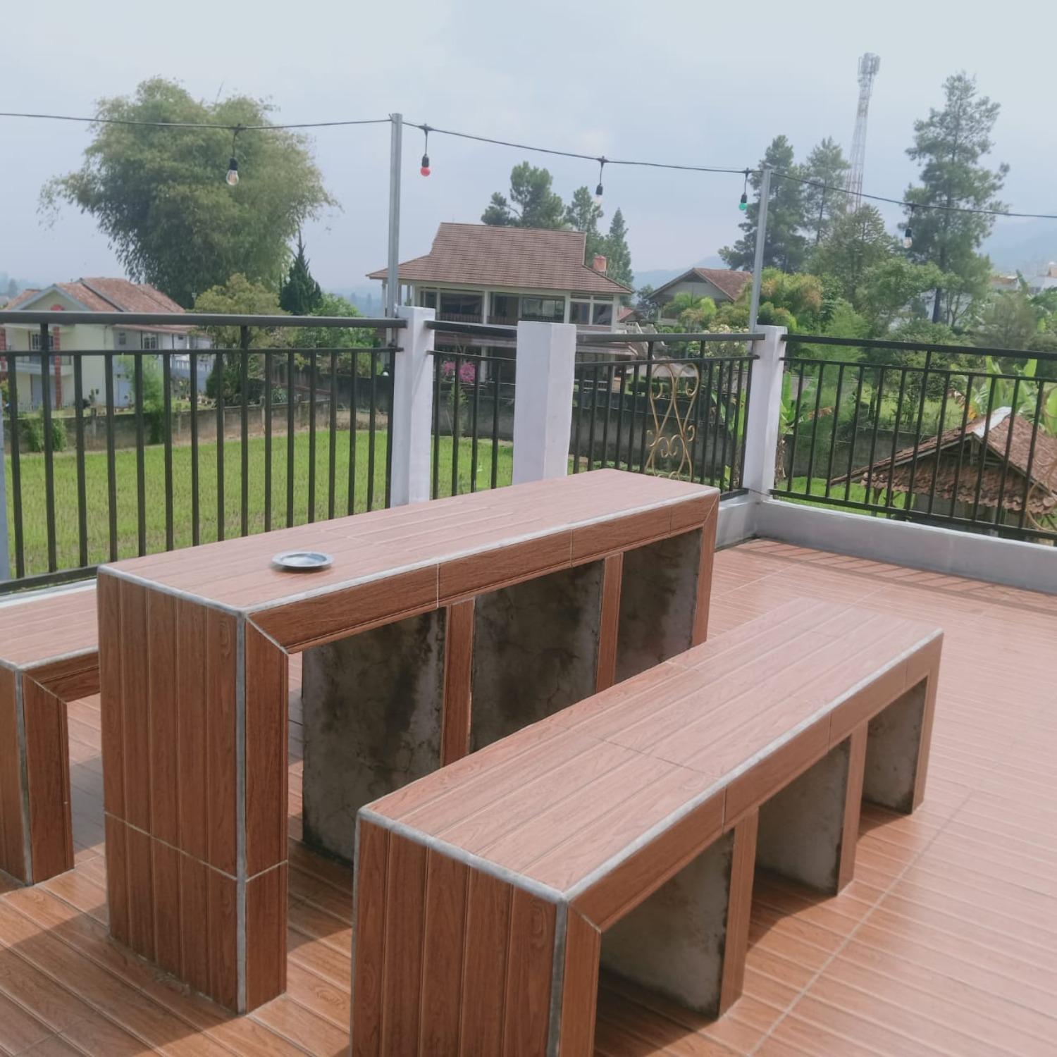 Villa Putih Cisarua Luaran gambar